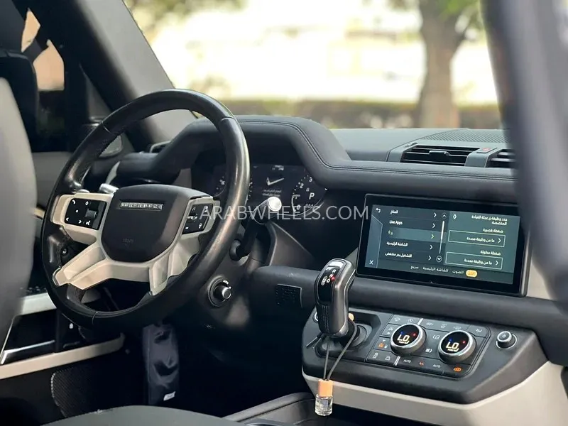 Land Rover Defender 2021 for Sale in Sharjah Image-4