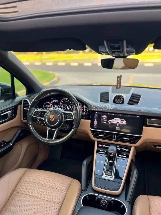 Porsche Cayenne 2019 for Sale in Sharjah Image-2