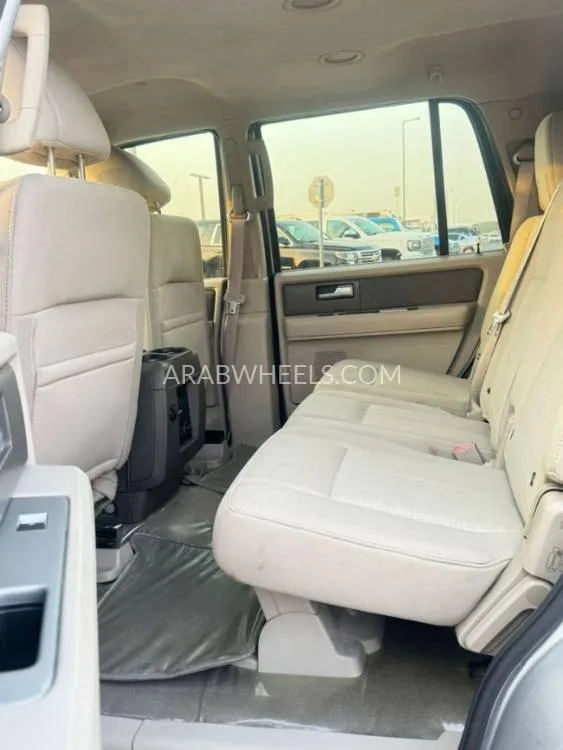 Ford Expedition 2013 for Sale in Sharjah Image-12