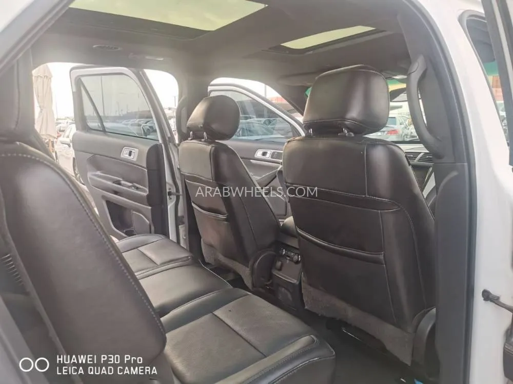Ford Explorer 2014 for Sale in Sharjah Image-19