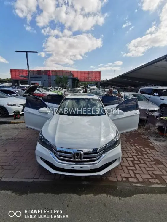 Honda Accord 2016 for Sale in Sharjah Image-2