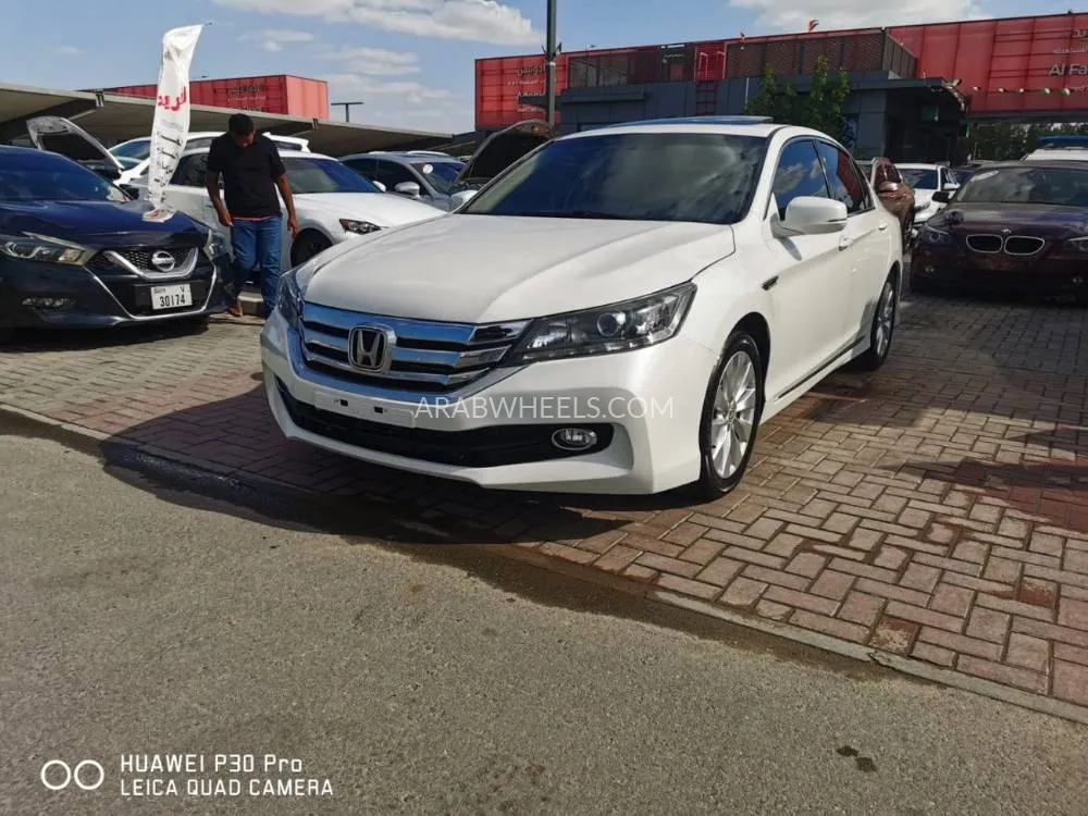 Honda Accord 2016 for Sale in Sharjah Image-3