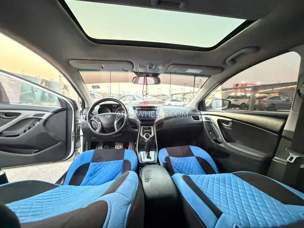 Hyundai Elantra 2012 for Sale in Sharjah Image-7