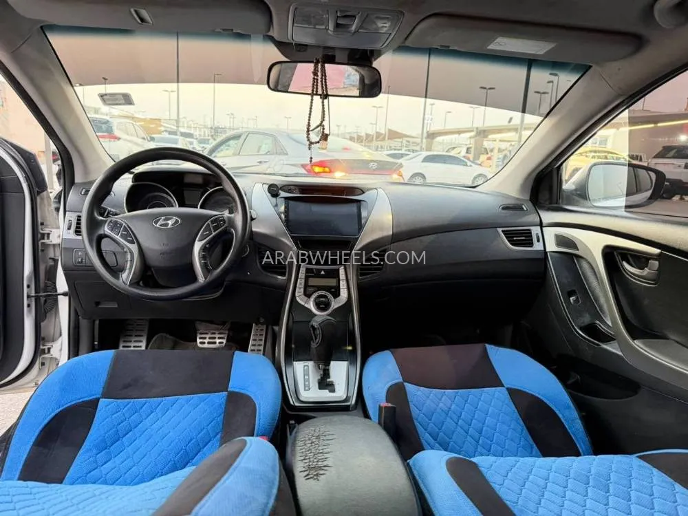 Hyundai Elantra 2012 for Sale in Sharjah Image-8