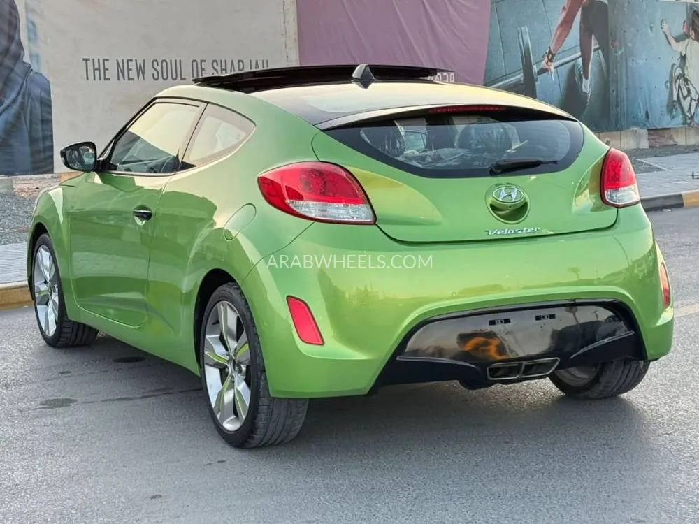 Hyundai Veloster 2016 for Sale in Sharjah Image-10