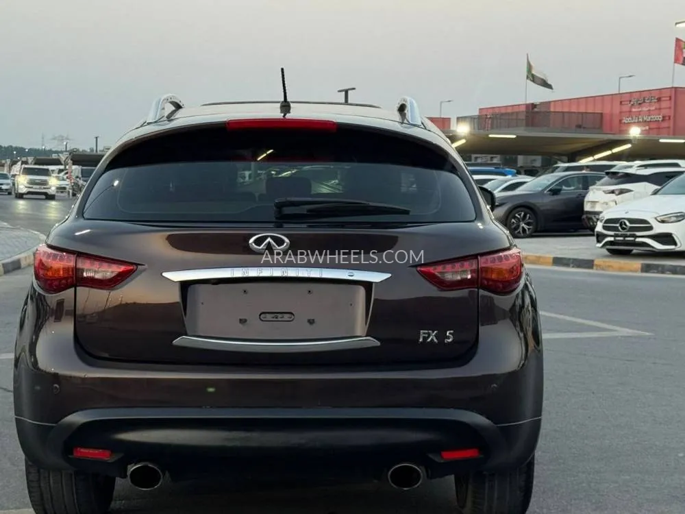 Infiniti FX35 2010 for Sale in Sharjah Image-9