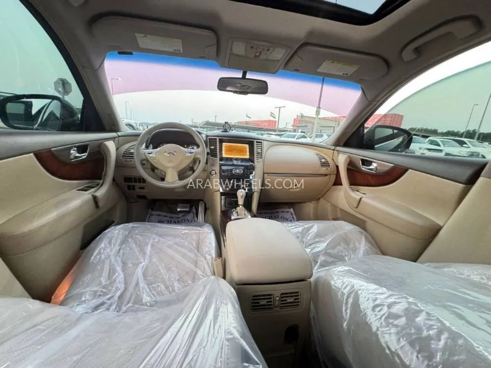 Infiniti FX35 2010 for Sale in Sharjah Image-12