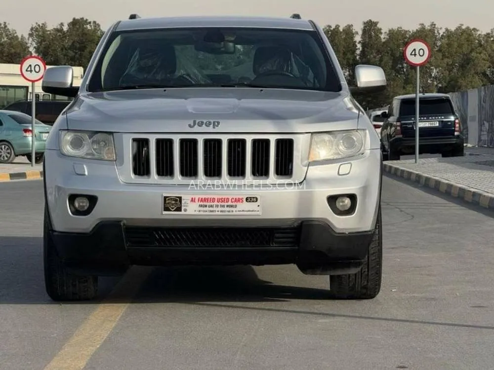 Jeep Cherokee 2012 for Sale in Sharjah Image-3
