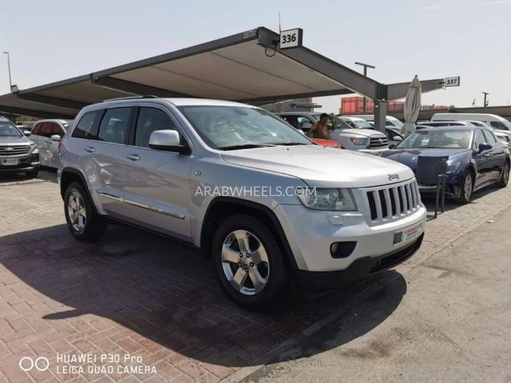 Jeep Cherokee 2012 for Sale in Sharjah Image-5