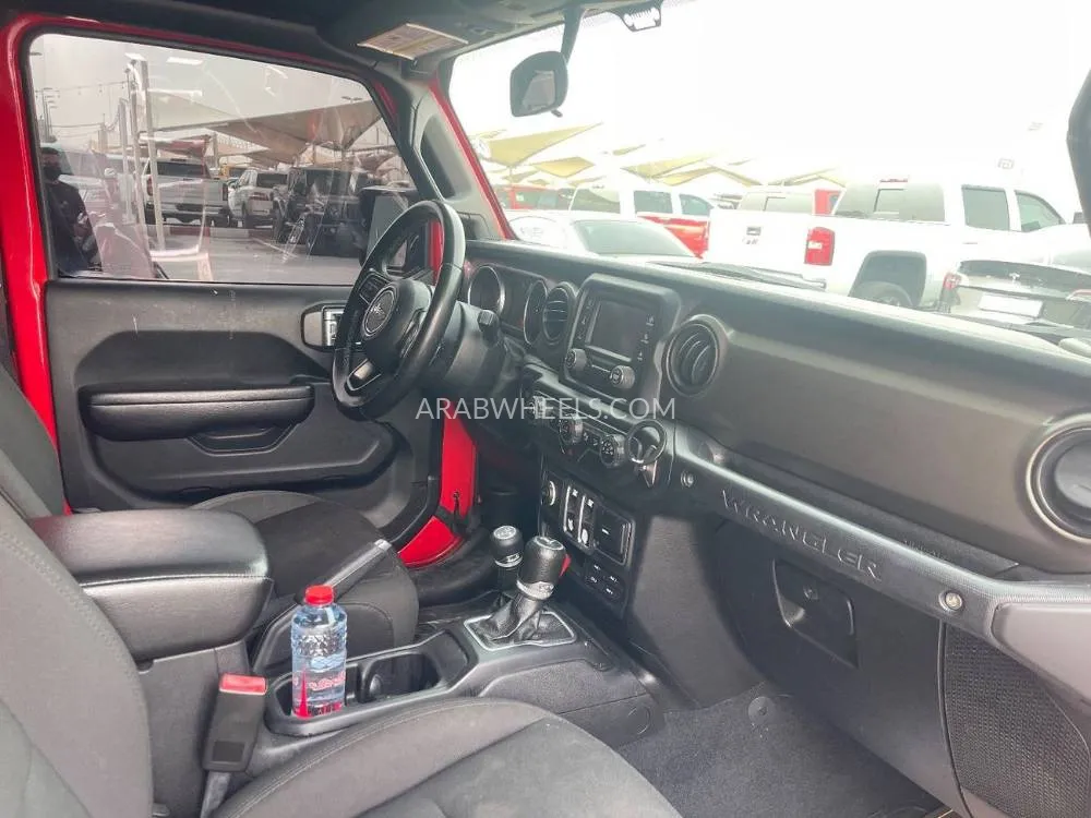 Jeep Wrangler 2018 for Sale in Sharjah Image-4