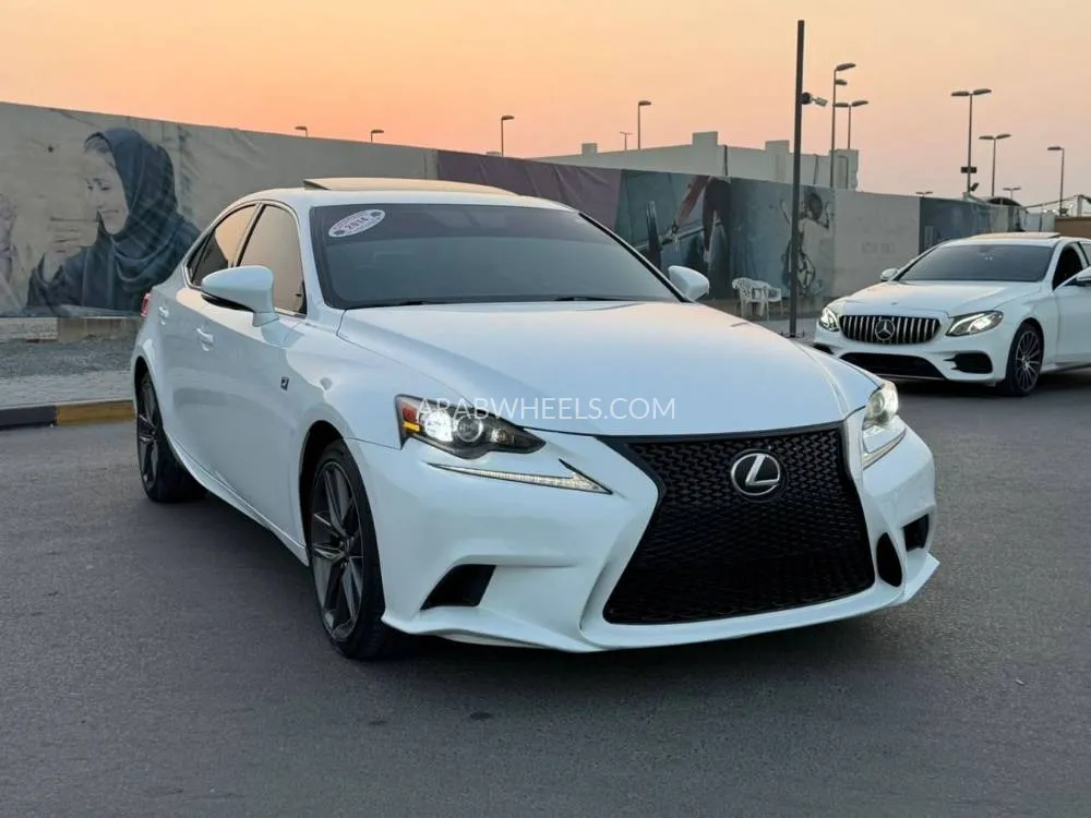 Lexus IS 2014 for Sale in Sharjah Image-4