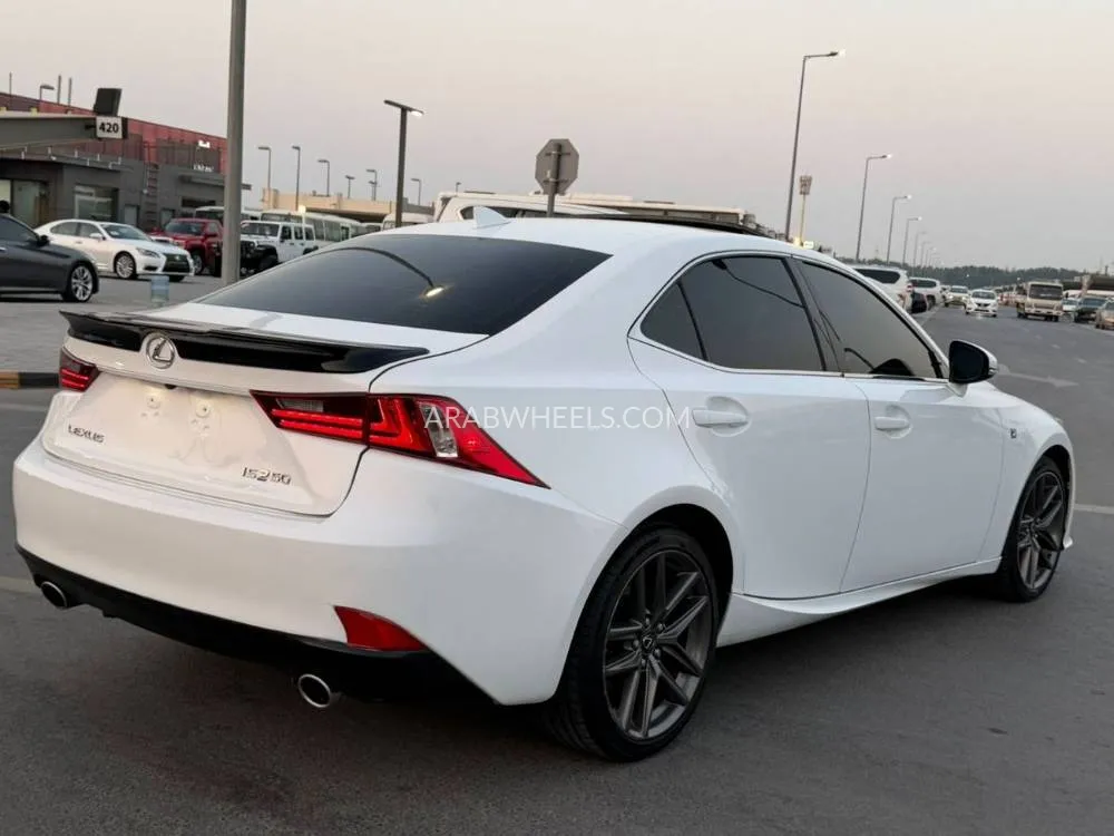 Lexus IS 2014 for Sale in Sharjah Image-8