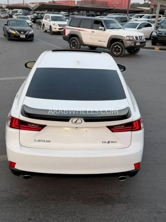 Lexus IS 2014 for Sale in Sharjah Image-11