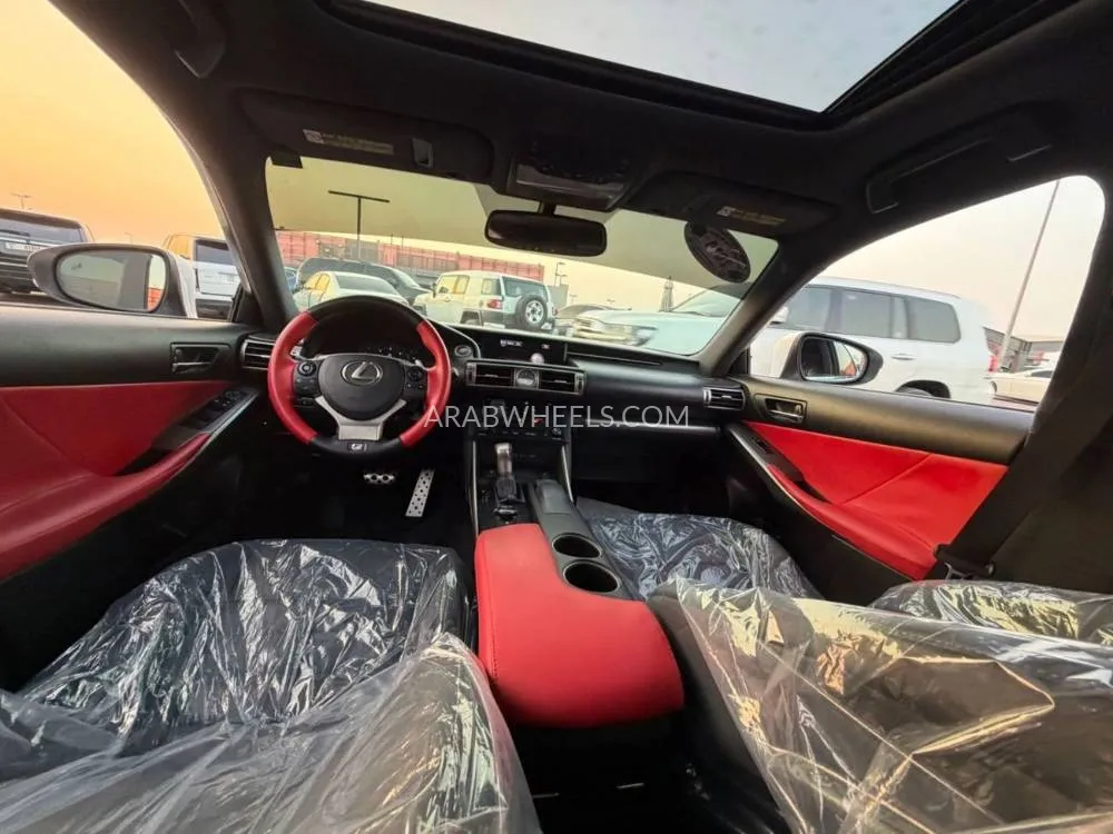 Lexus IS 2014 for Sale in Sharjah Image-16