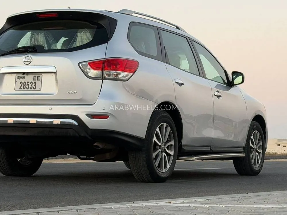 Nissan Pathfinder 2013 for Sale in Sharjah Image-7