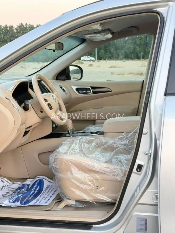Nissan Pathfinder 2013 for Sale in Sharjah Image-8