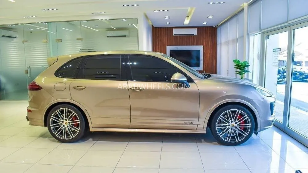 Porsche Cayenne 2016 for Sale in Sharjah Image-4