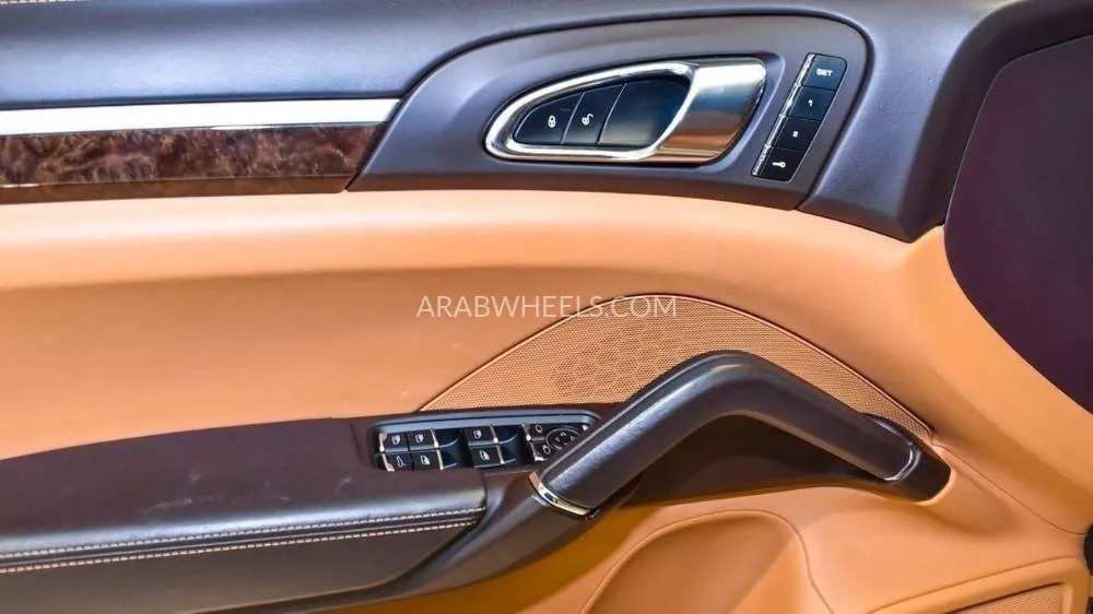 Porsche Cayenne 2016 for Sale in Sharjah Image-12