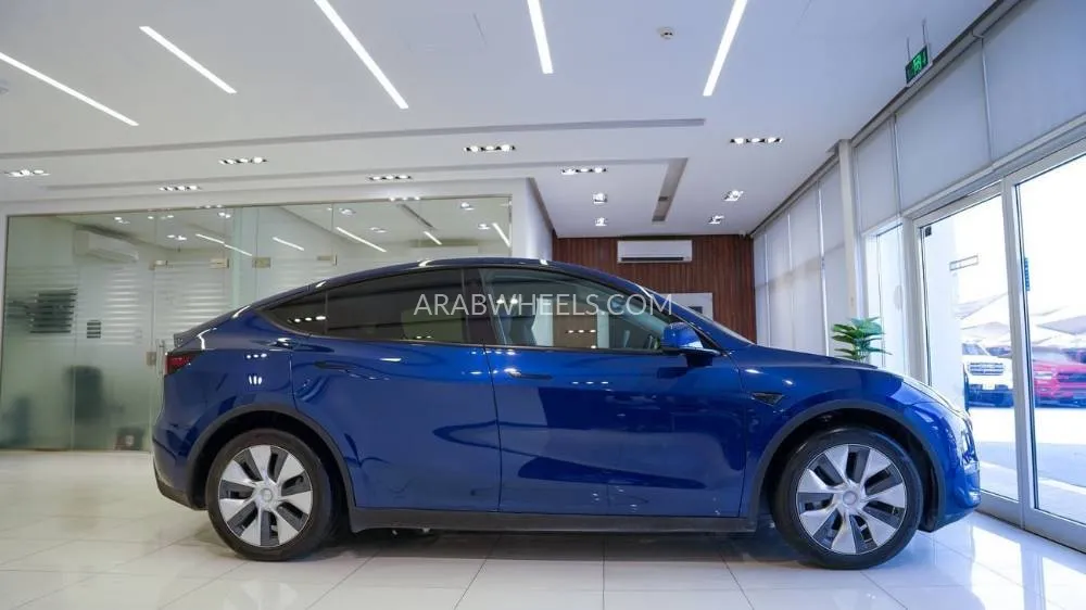 Tesla Model Y 2023 for Sale in Sharjah Image-4