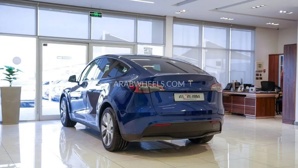 Tesla Model Y 2023 for Sale in Sharjah Image-16