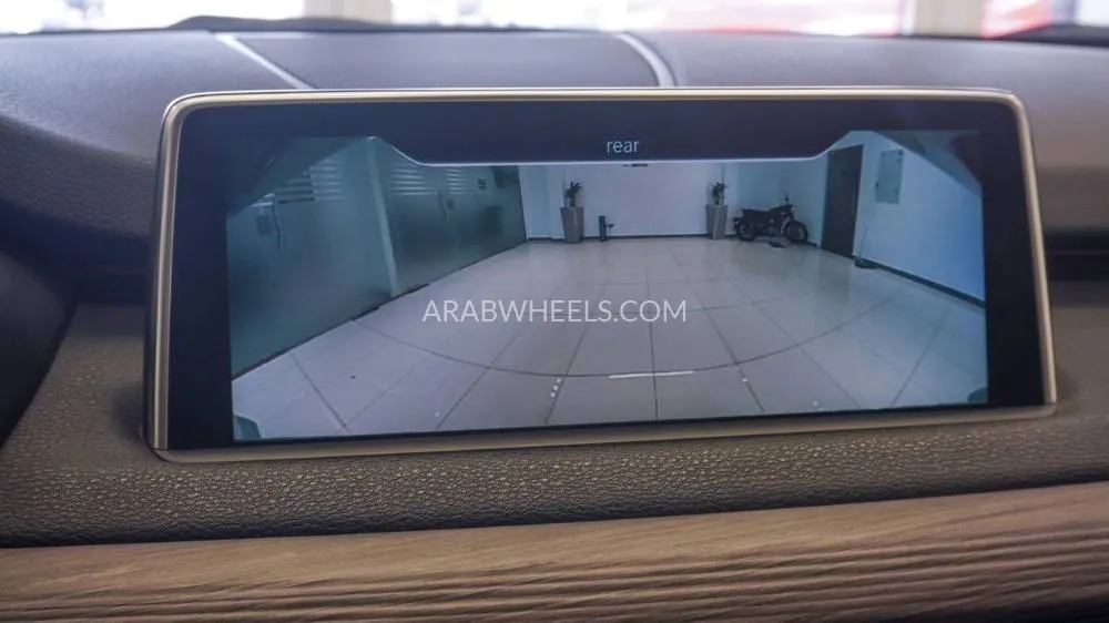 BMW iX5 2018 for Sale in Sharjah Image-8