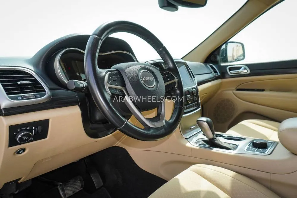 Jeep Cherokee 2022 for Sale in Dubai Image-12