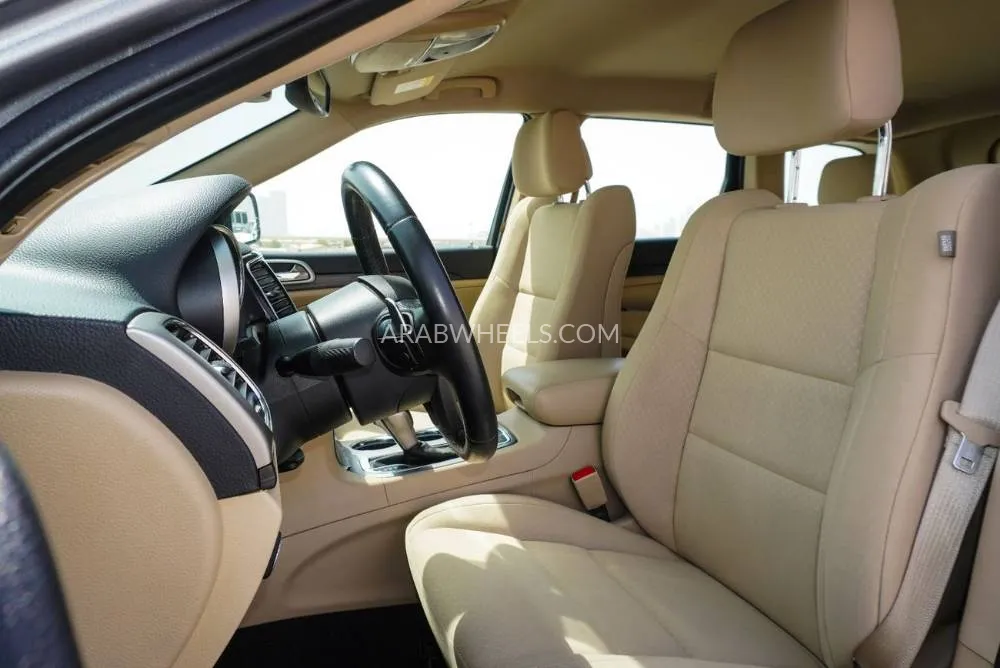 Jeep Cherokee 2022 for Sale in Dubai Image-14