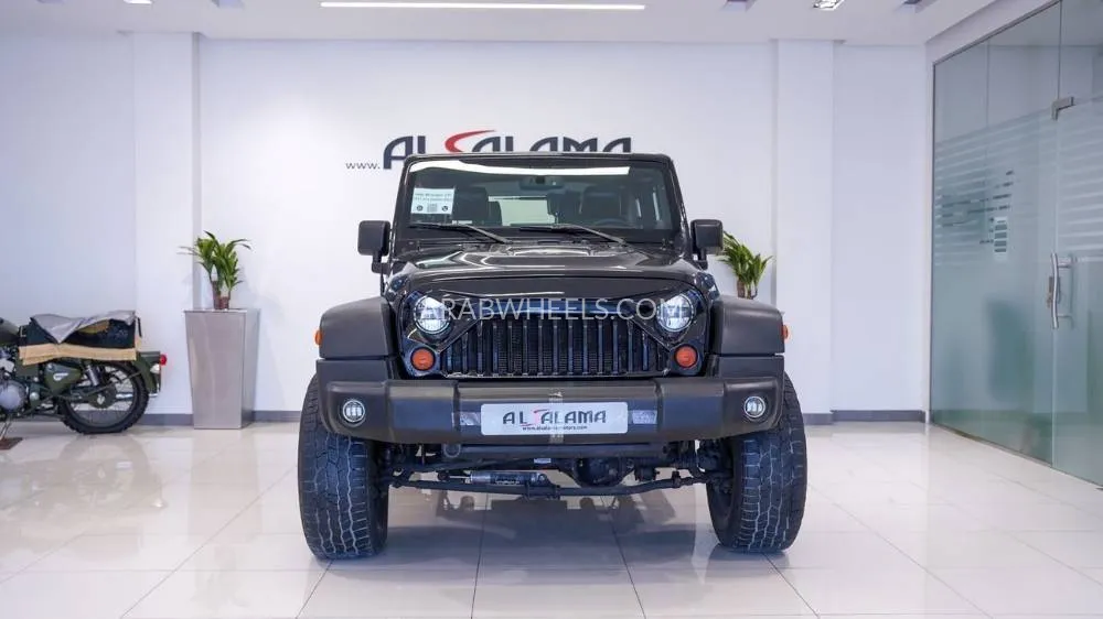 Jeep Wrangler 2013 for Sale in Sharjah Image-2