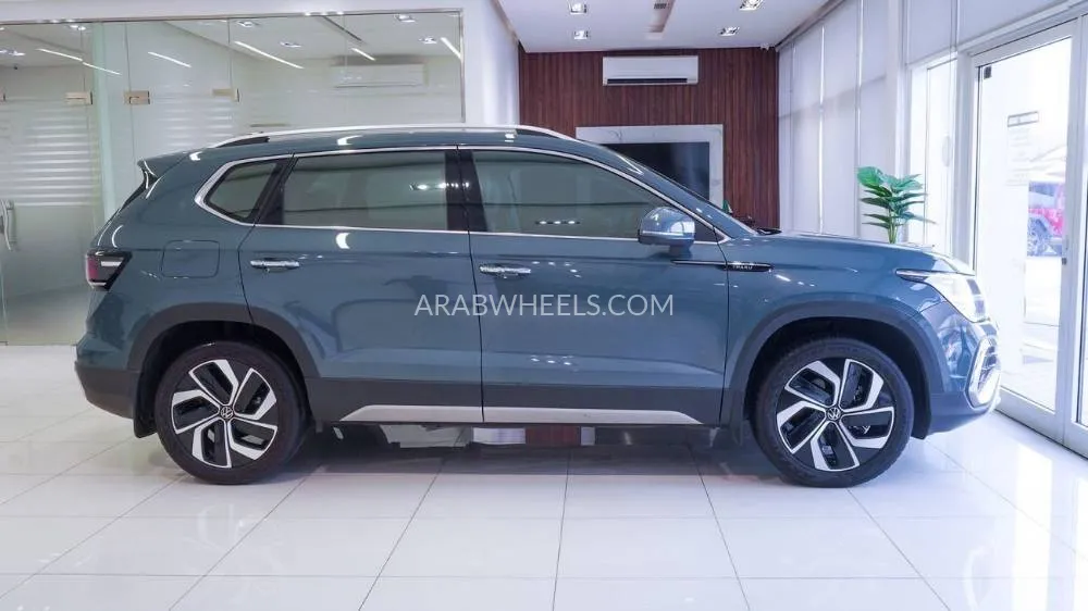 Volkswagen Taos 2023 for Sale in Sharjah Image-4