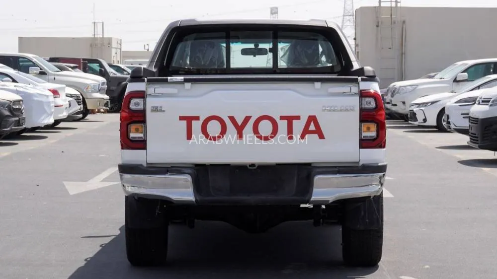 Toyota Hilux 2017 for Sale in Dubai Image-16