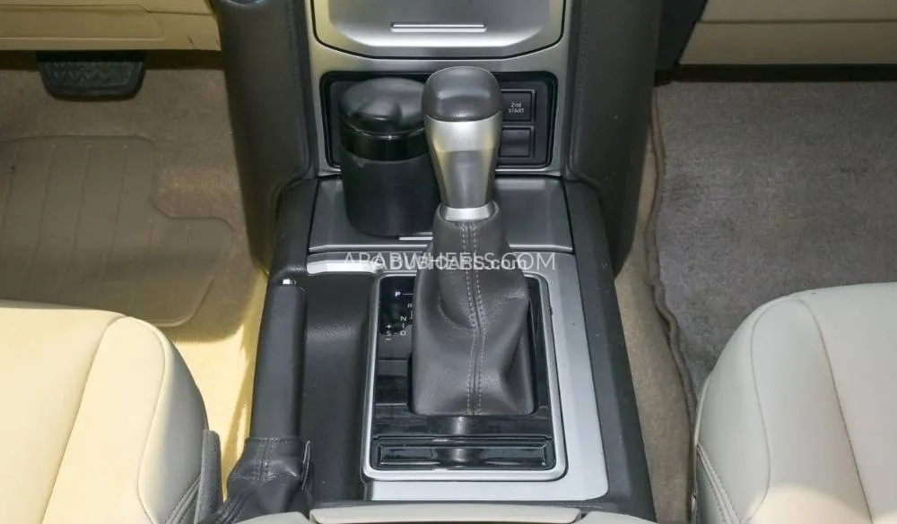 Toyota Land Cruiser Prado 2022 for Sale in Dubai Image-9