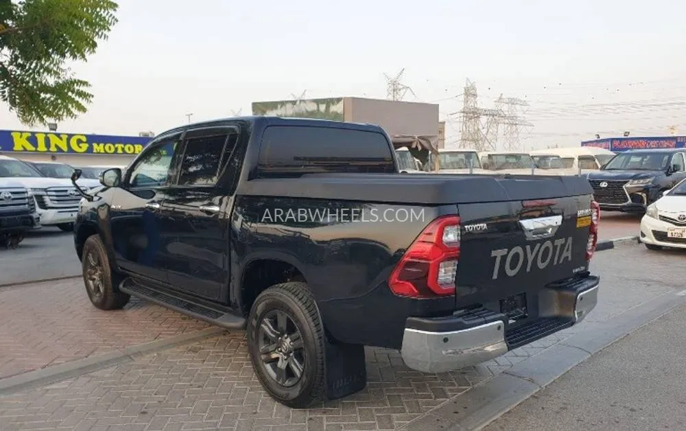 Toyota Hilux 2021 for Sale in Dubai Image-6