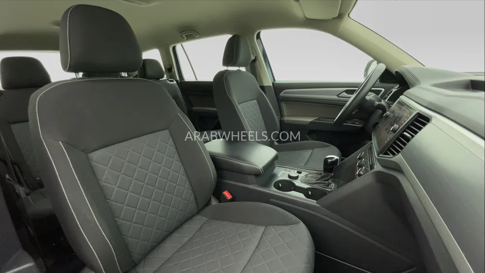 Volkswagen Teramont 2022 for Sale in Dubai Image-24