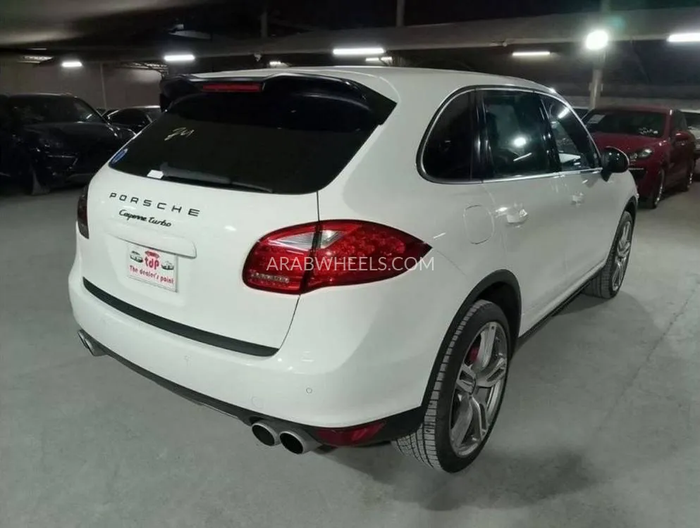 Porsche Cayenne 2011 for Sale in Dubai Image-2