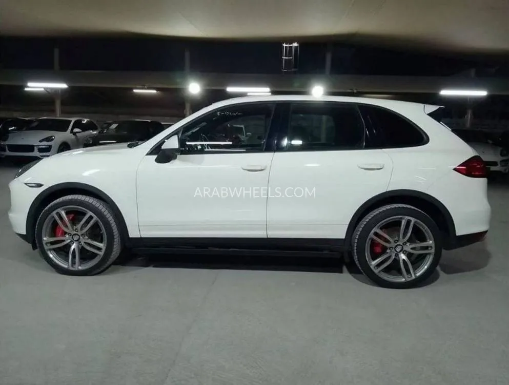 Porsche Cayenne 2011 for Sale in Dubai Image-3