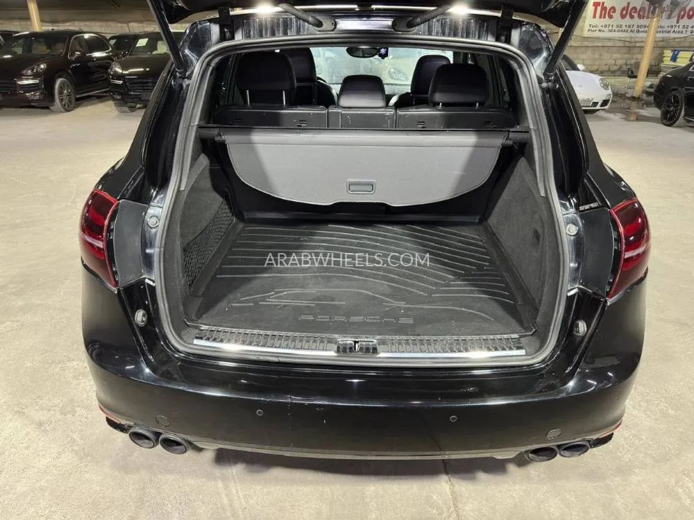 Porsche Cayenne 2012 for Sale in Dubai Image-12