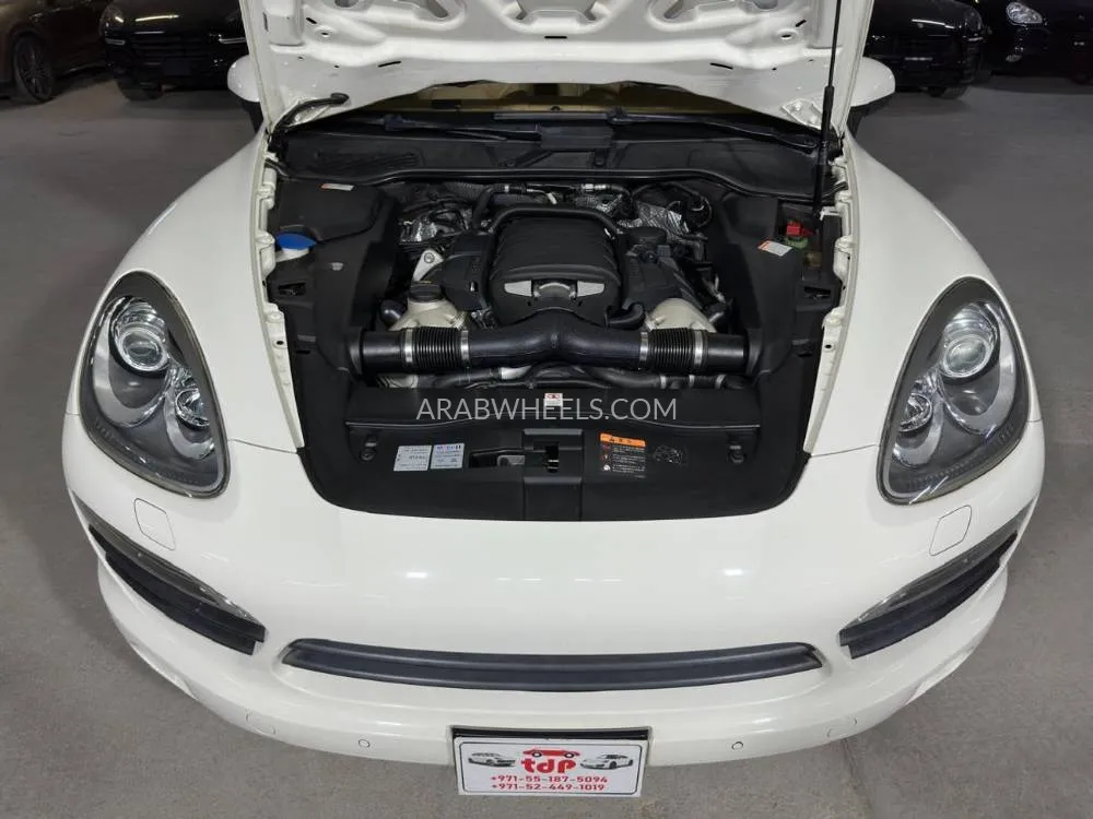 Porsche Cayenne 2012 for Sale in Dubai Image-10