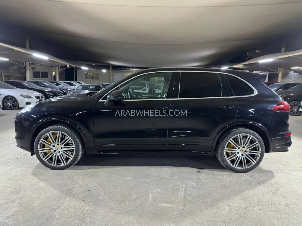 Porsche Cayenne 2016 for Sale in Dubai Image-3