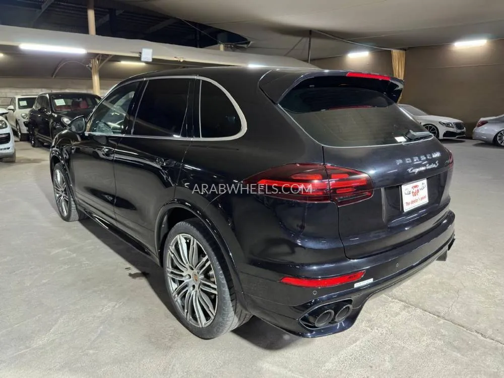 Porsche Cayenne 2016 for Sale in Dubai Image-4