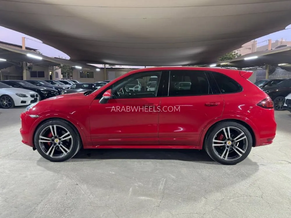 Porsche Cayenne 2013 for Sale in Dubai Image-3