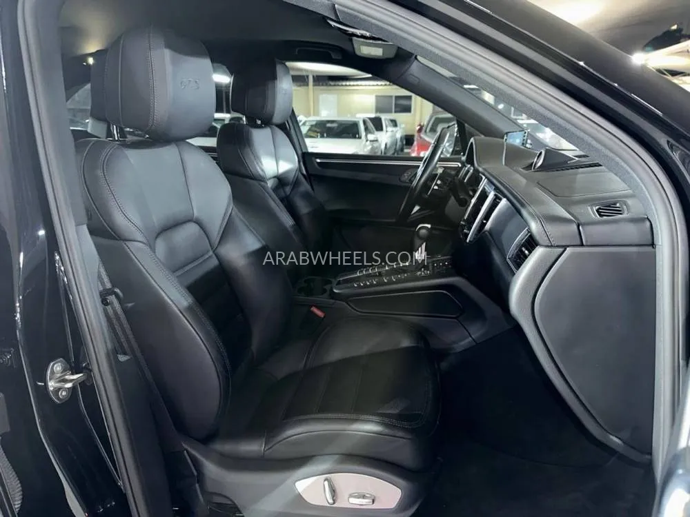 Porsche Macan 2017 for Sale in Dubai Image-14
