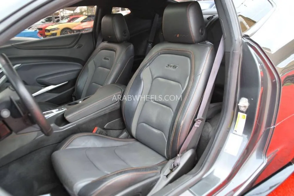 Chevrolet Camaro 2017 for Sale in Sharjah Image-9