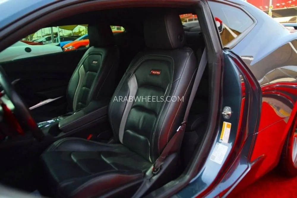 Chevrolet Camaro 2019 for Sale in Sharjah Image-11