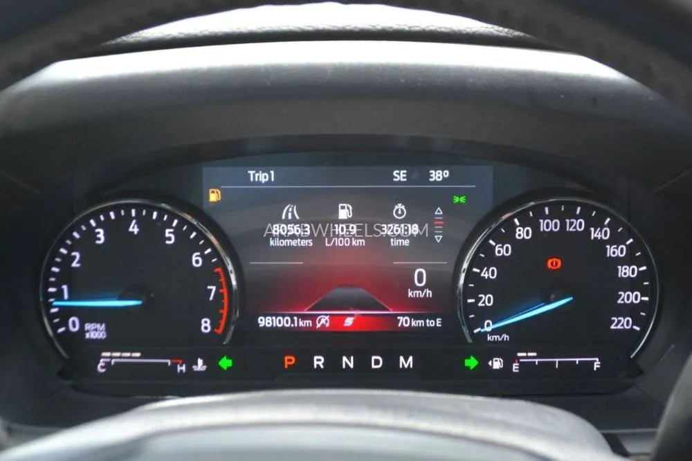 Ford Explorer 2020 for Sale in Sharjah Image-12