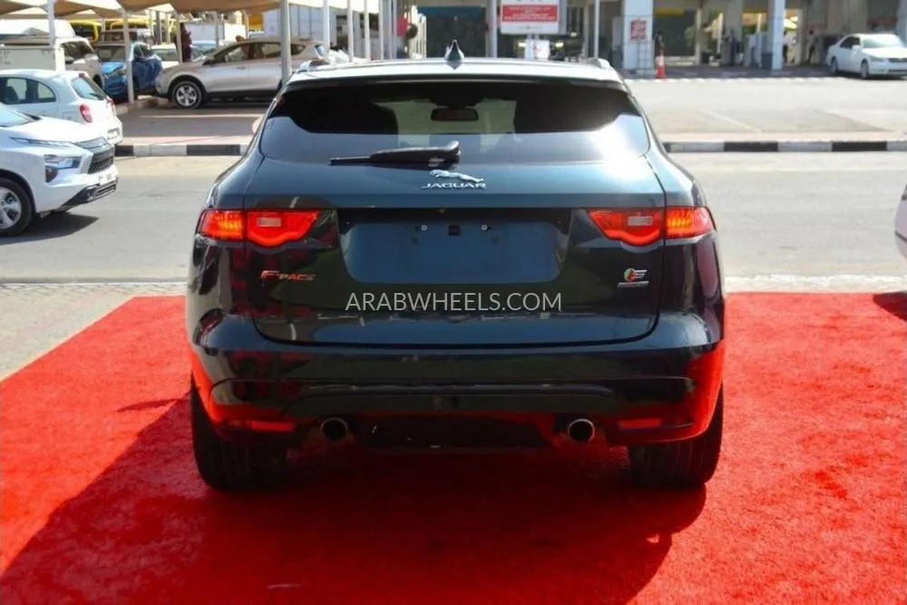 Jaguar F Pace 2018 for Sale in Sharjah Image-7