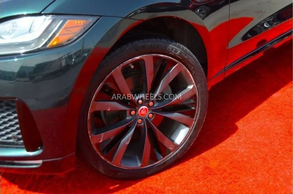 Jaguar F Pace 2018 for Sale in Sharjah Image-16