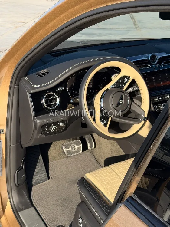 Bentley Bentayga 2022 for Sale in Dubai Image-5