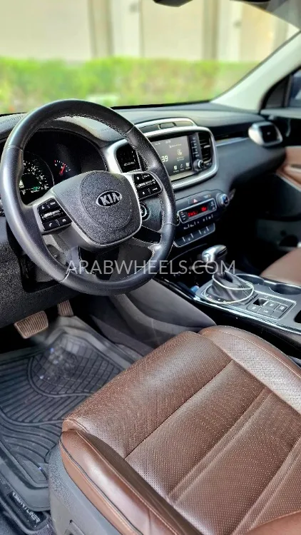 Kia Sorento 2019 for Sale in Dubai Image-7
