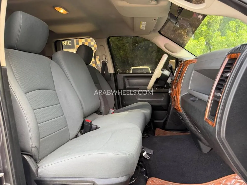 Dodge Ram Van 2014 for Sale in Sharjah Image-16