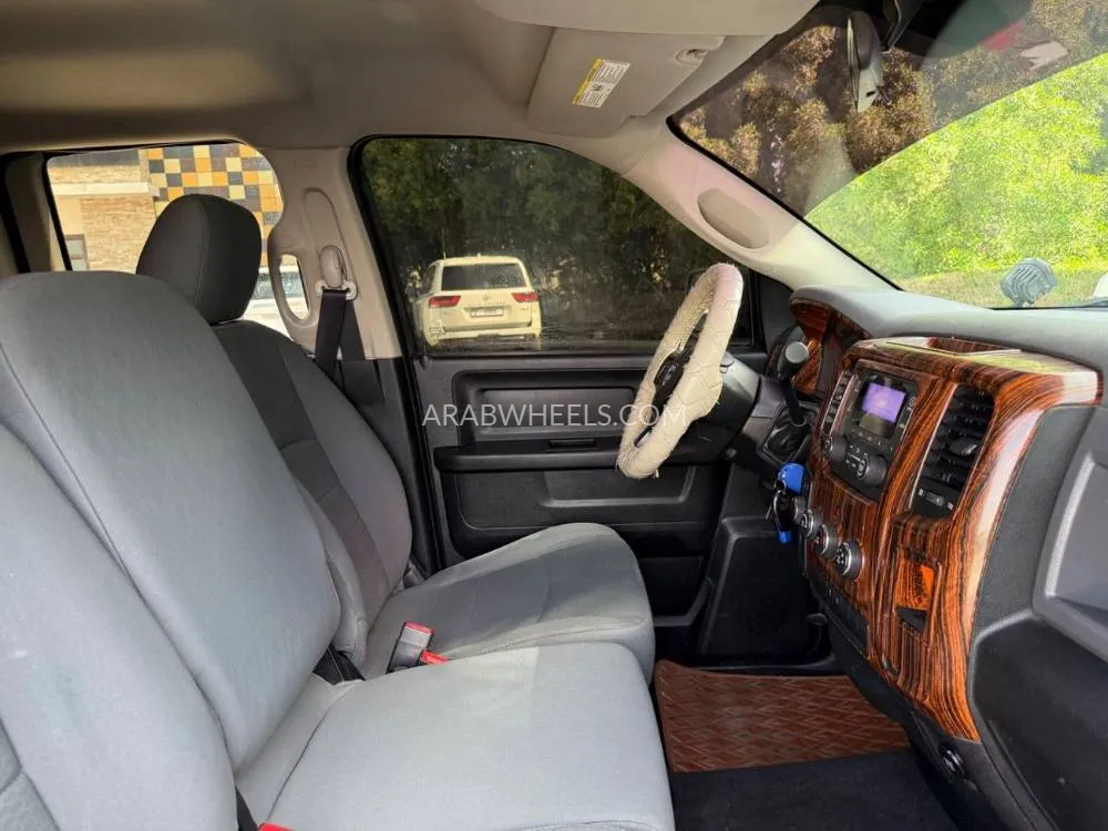 Dodge Ram Van 2014 for Sale in Sharjah Image-17